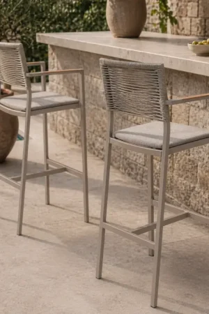 Tuinbarstoel Arriba Gescova - Beige Aluminium met Teakhouten Armleuningen - 55x61x108cm Actieprijs