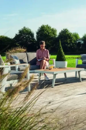 Beperkte Voorraad Loungeset Guadeloupe Gescova - Aluminium wit en teak - Grijze kussens